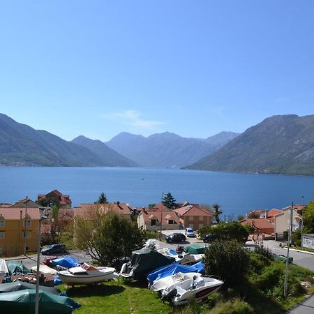 Apartments Dobrisa Kotor Exterior photo