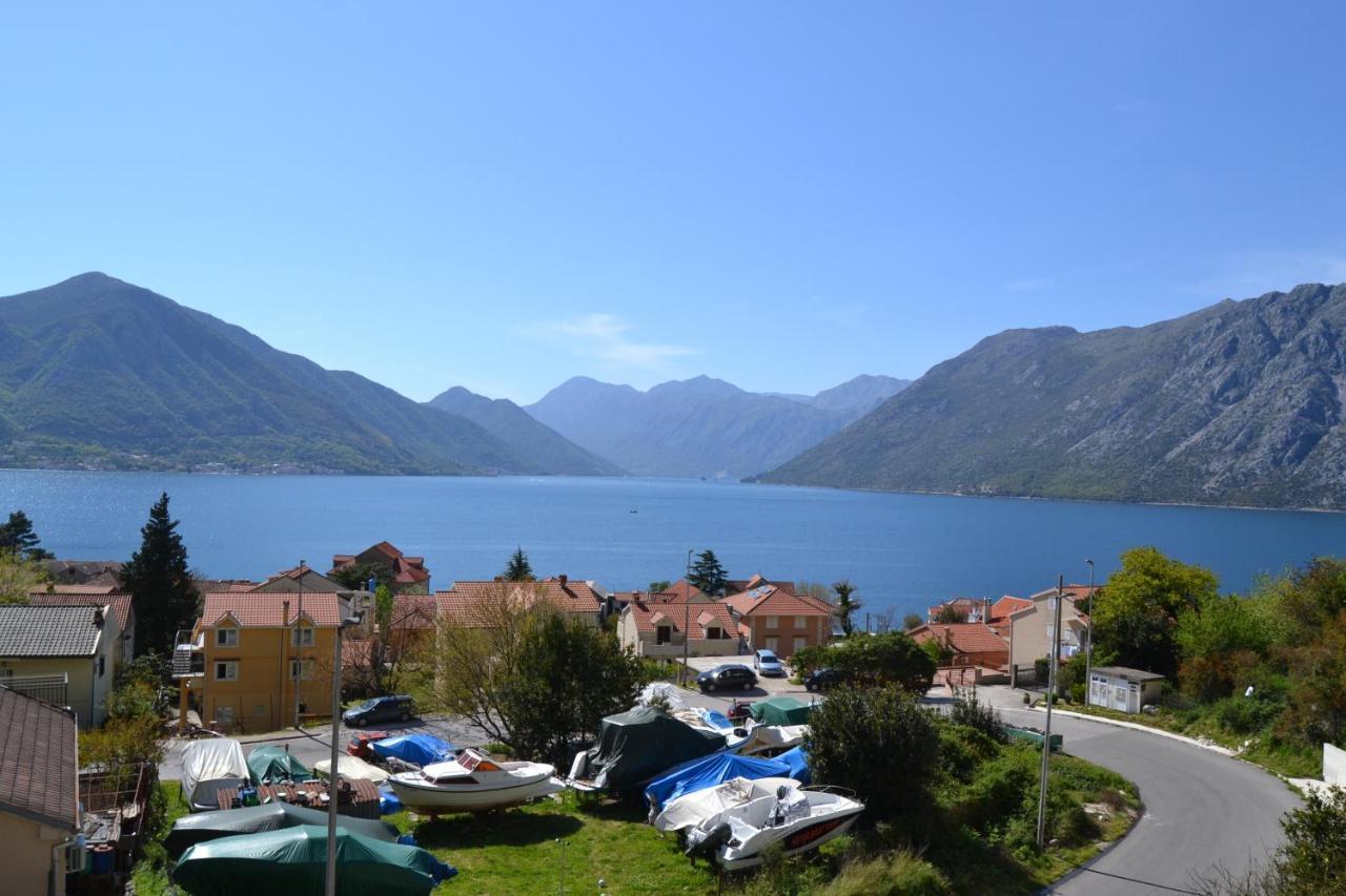 Apartments Dobrisa Kotor Exterior photo