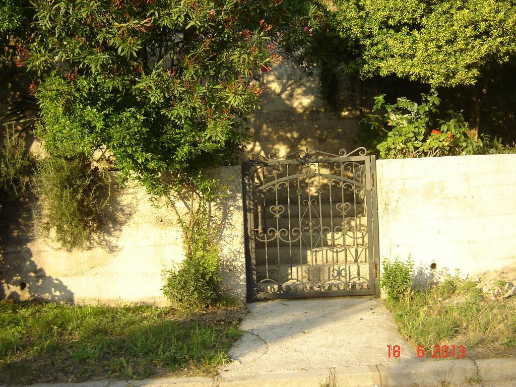 Apartments Dobrisa Kotor Exterior photo